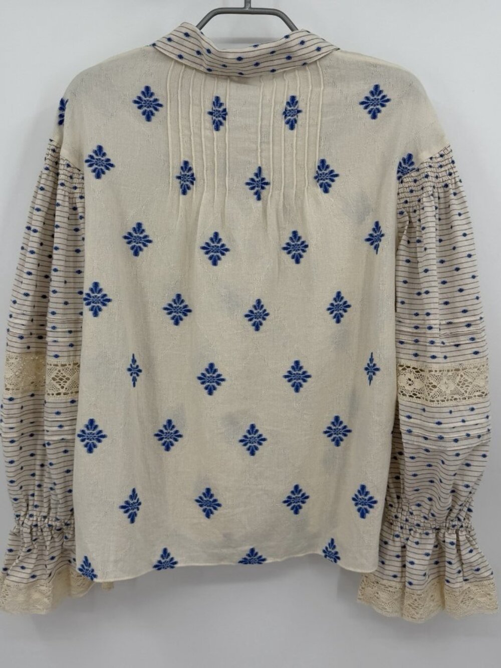Hunter Bell Ezra Blouse size S Small Cotton Blend Blue Medallion, Cream - Picture 8 of 11
